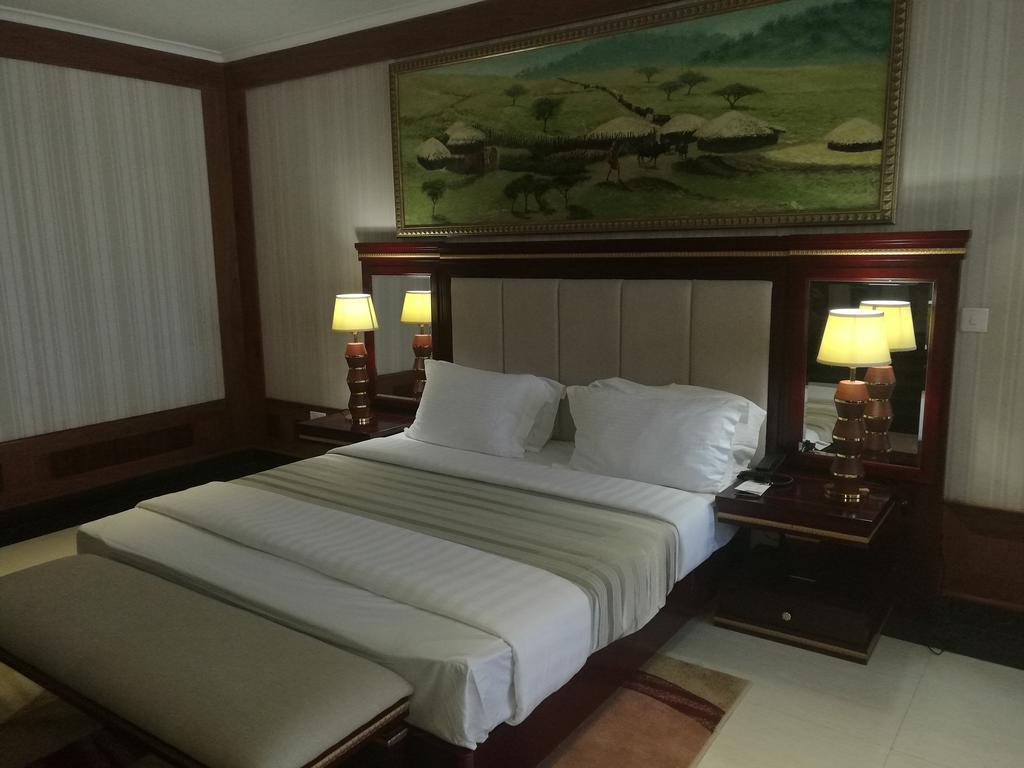 Peacock Hotel 达累斯萨拉姆 外观 照片